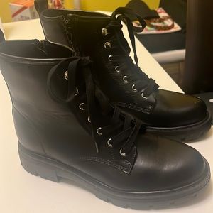 Madden girl lace up and zip up black army boots, size 8, medium